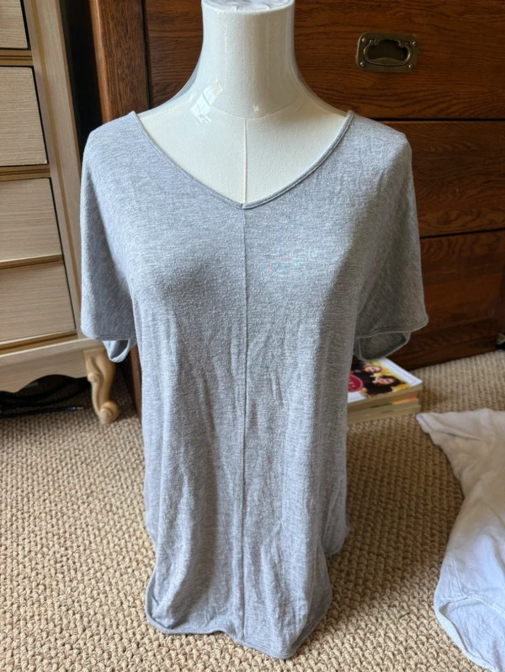 Banana Republic grey v-neck top shirt